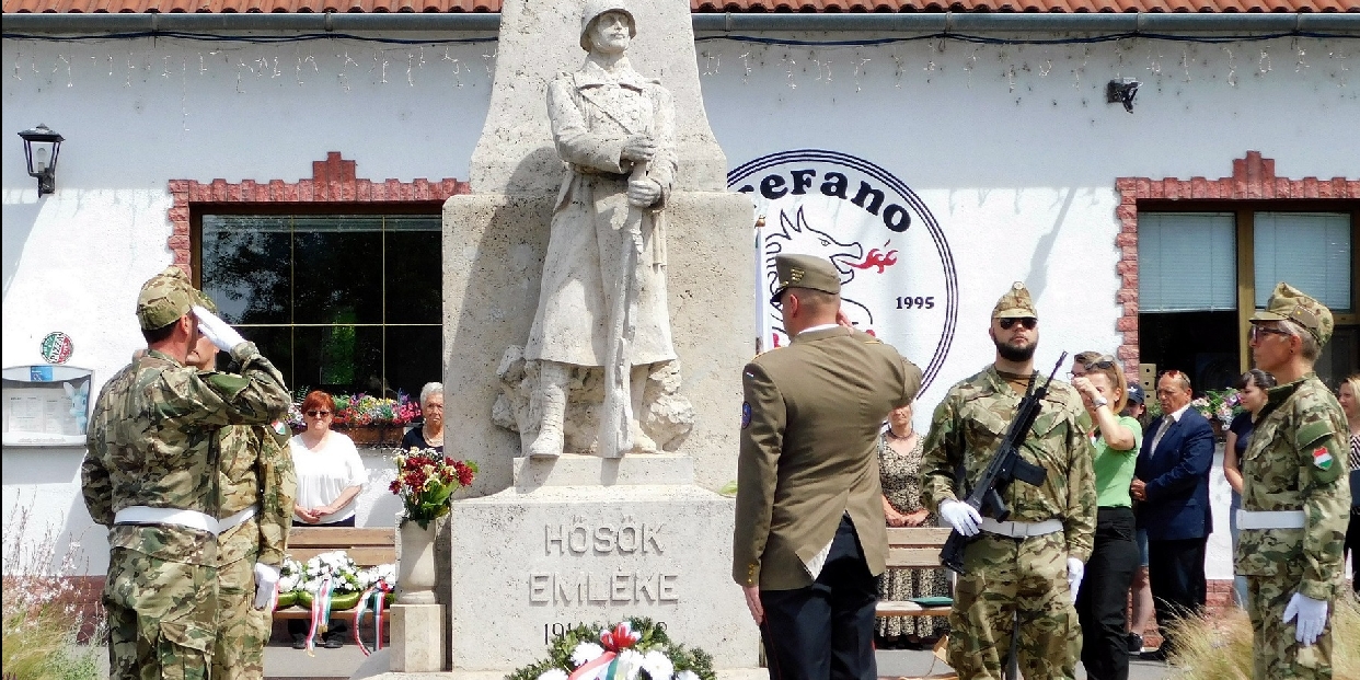 Háborús hőseinkre emlékeztek Pomázon