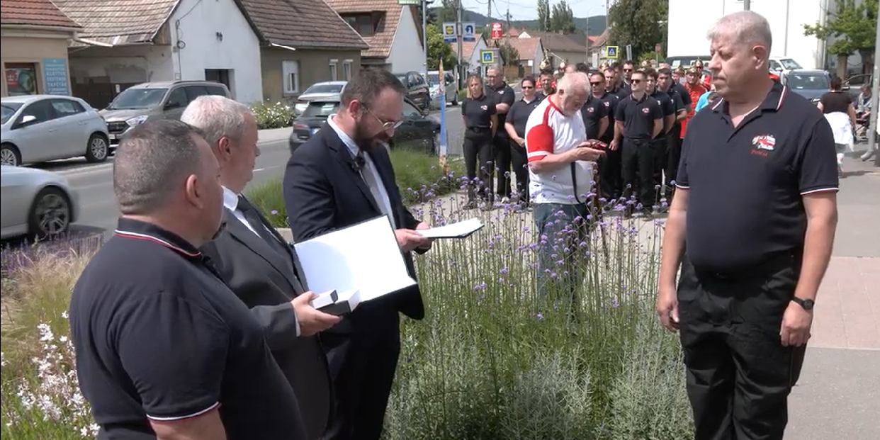 Kiss Péter kapta az Év Tűzoltója kitüntetést